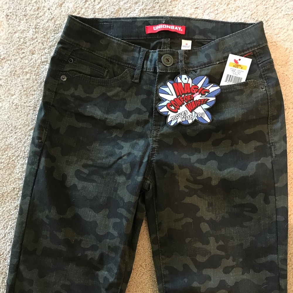Unionbay green camo stretch jeans Sz 3